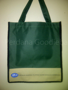 Tas Spubond 100gr Polos Tas Spubond 100gr Polos