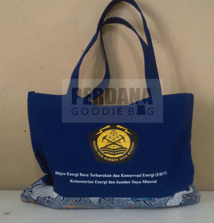 Tote bag kanvas dipadukan motif batik