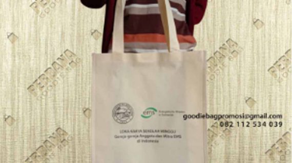 Perdana Goodie Bag Jual Tas Spunbond 30×40 Krem Sablon Kirim Ke Baji Mangai Sulawesi Selatan