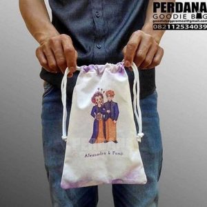 30+ Portofolio Goodie Bag Bahan Blacu Dengan Macam Desain ID3291